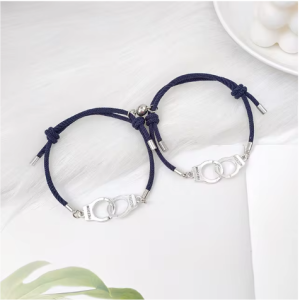 Bracelet menotte bleu