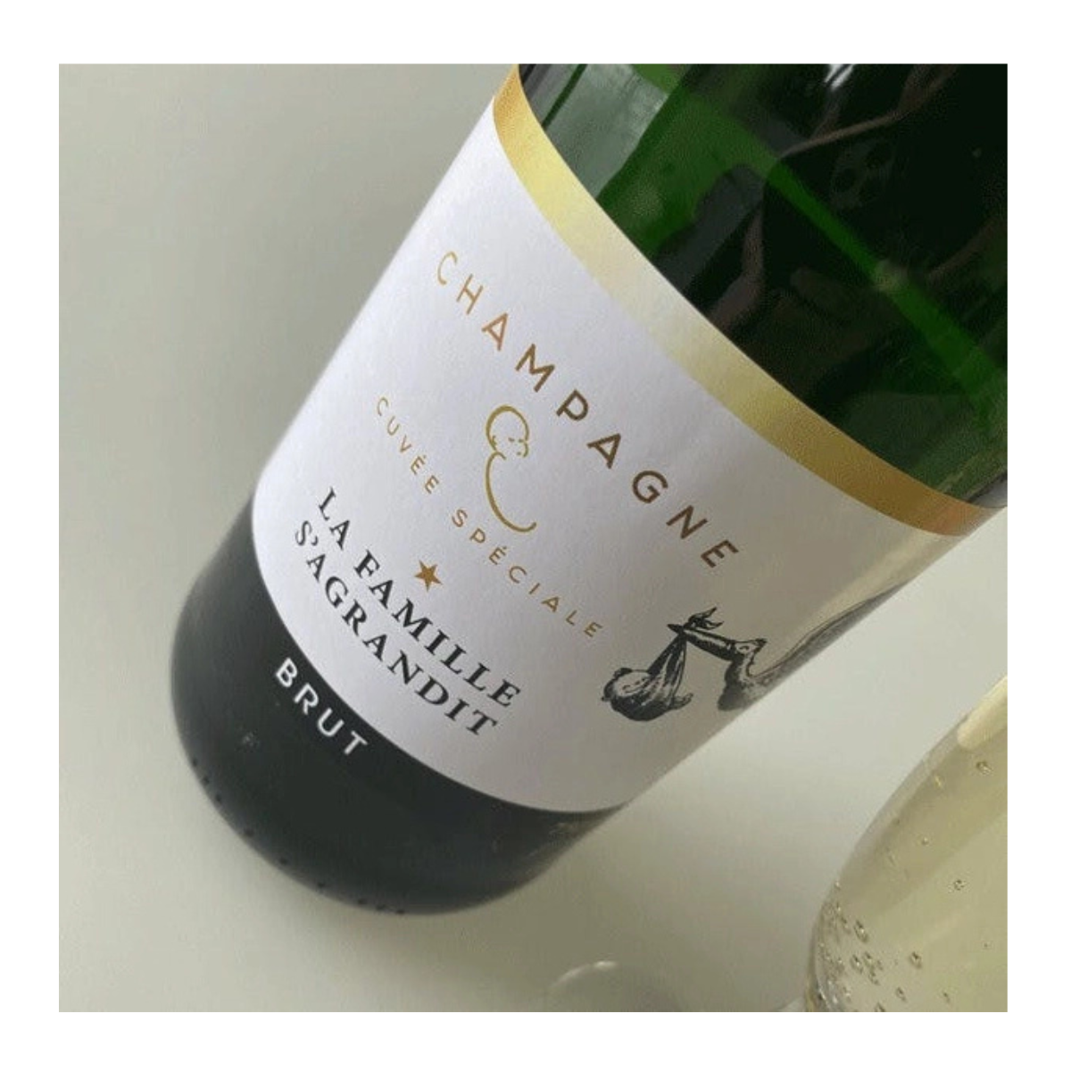 La vie en magenta – Etiquette bouteille La famille s’agrandit – Image 2