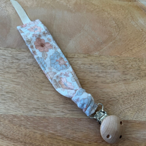 Tête de lylotte – Attache tétine liberty bleu layette