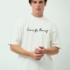 Polo Homme Moderne avec Inscription "Live in the Moment" – Style Confortable et Jeune - TSH24SBRO20006TM1