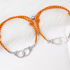 Bracelet menotté orange