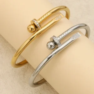 Bracelet clou acier inoxydable