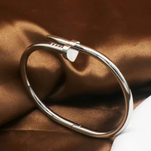 Bracelet argent forme clou