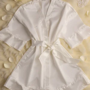 Kimono en satin à volants élégant