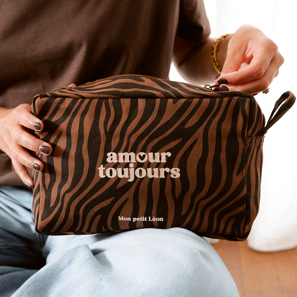 Trousse de toilette coton - Zèbre foncé, Amour toujours – Image 2